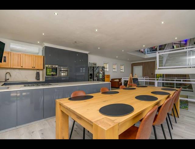 4 BEDROOM HOUSE FOR SALE IN LA LUCIA